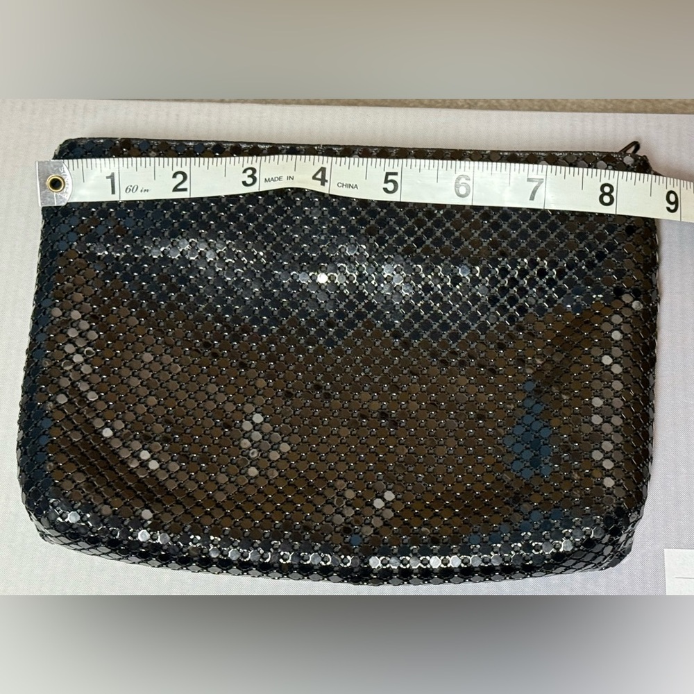 Black metal mesh evening bag with long over shoulder chain handle - Picture 6 of 8
